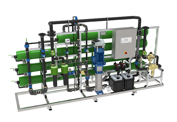 Eine komplexe industrielle Wasseraufbereitungsanlage mit grünen Rohren und Pumpen ist auf einem Metallrahmen montiert, umgeben von verschiedenen Armaturen und einem Steuerpanel.
